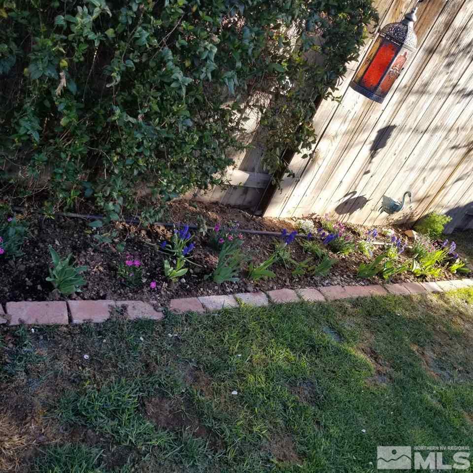 8904 Wynne Street Reno, NV 89506 - Photo 6 of 7 a view of outdoor space and yard