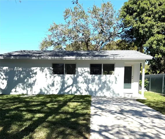 $699,000 | 6091 Southwest 64th Terrace, South Miami, FL 33143
