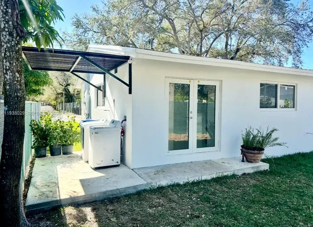 $699,000 | 6091 Southwest 64th Terrace, South Miami, FL 33143