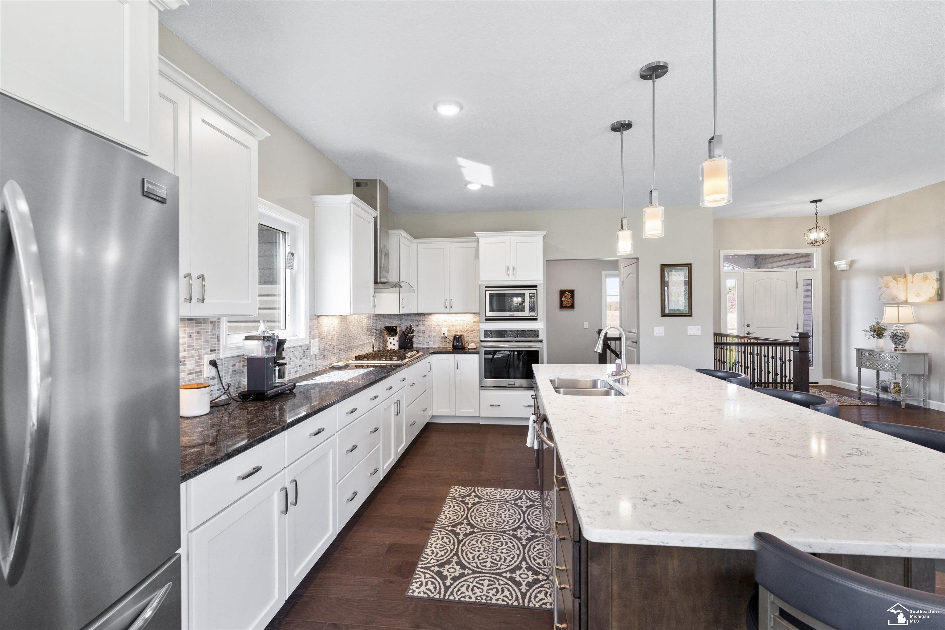 10260 Jackman Road Temperance, MI 48182 - Photo 4 of 56