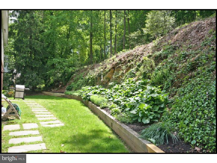 594 Contention Lane Berwyn, PA 19312 - Photo 22 of 24 Exterior Back