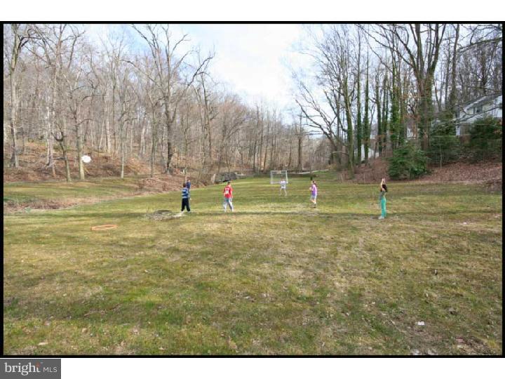594 Contention Lane Berwyn, PA 19312 - Photo 24 of 24 Front Yard