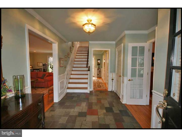594 Contention Lane Berwyn, PA 19312 - Photo 4 of 24 Foyer