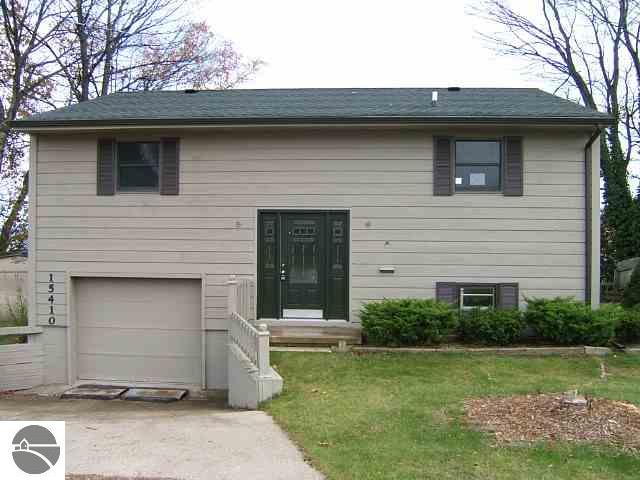 15410 Bluff Road Traverse City, MI 49686 - Photo 1 of 21 1721496.JPG