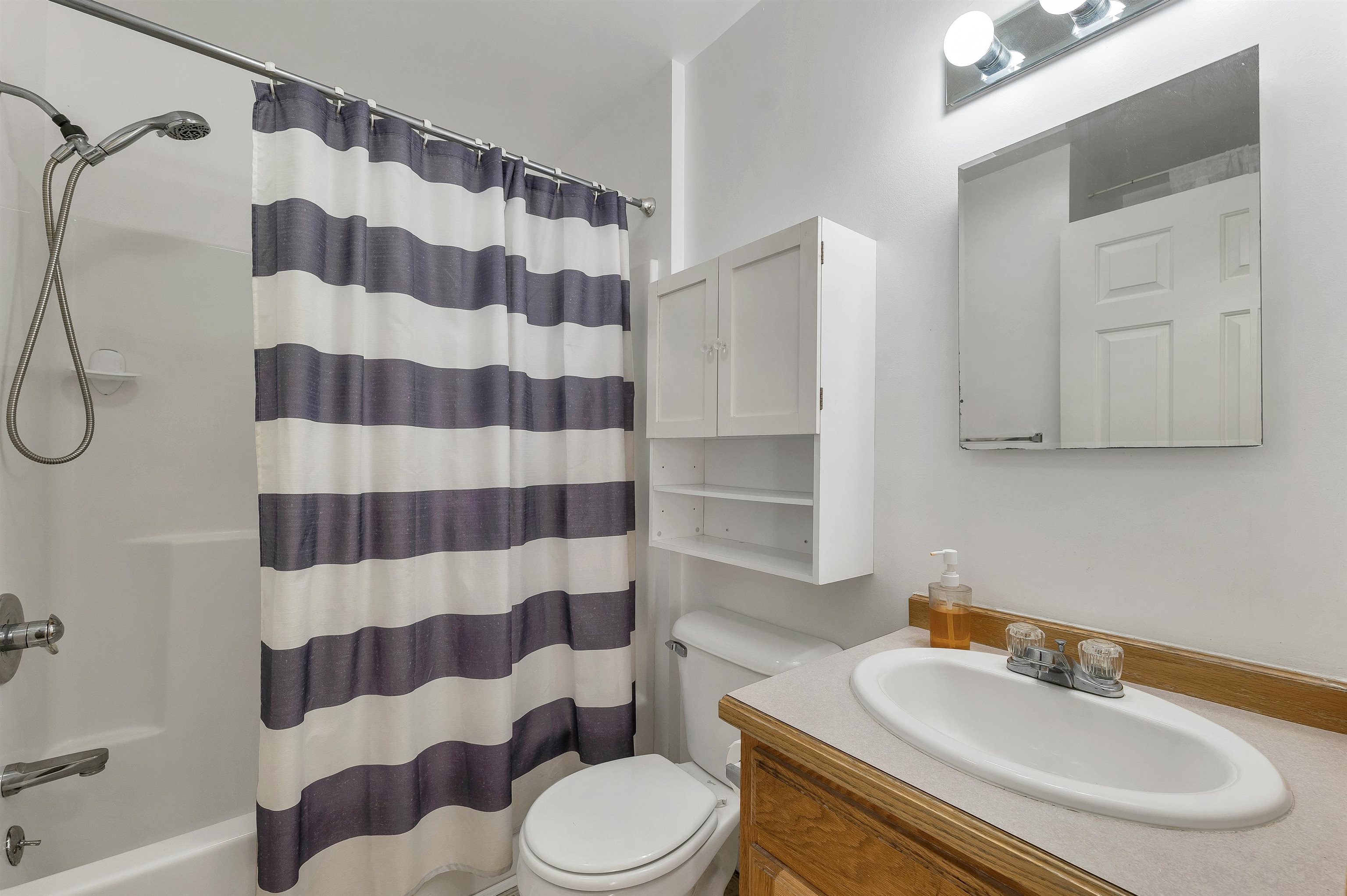 29 Lawrence Road Salem, NH 03079 - Photo 8 of 29