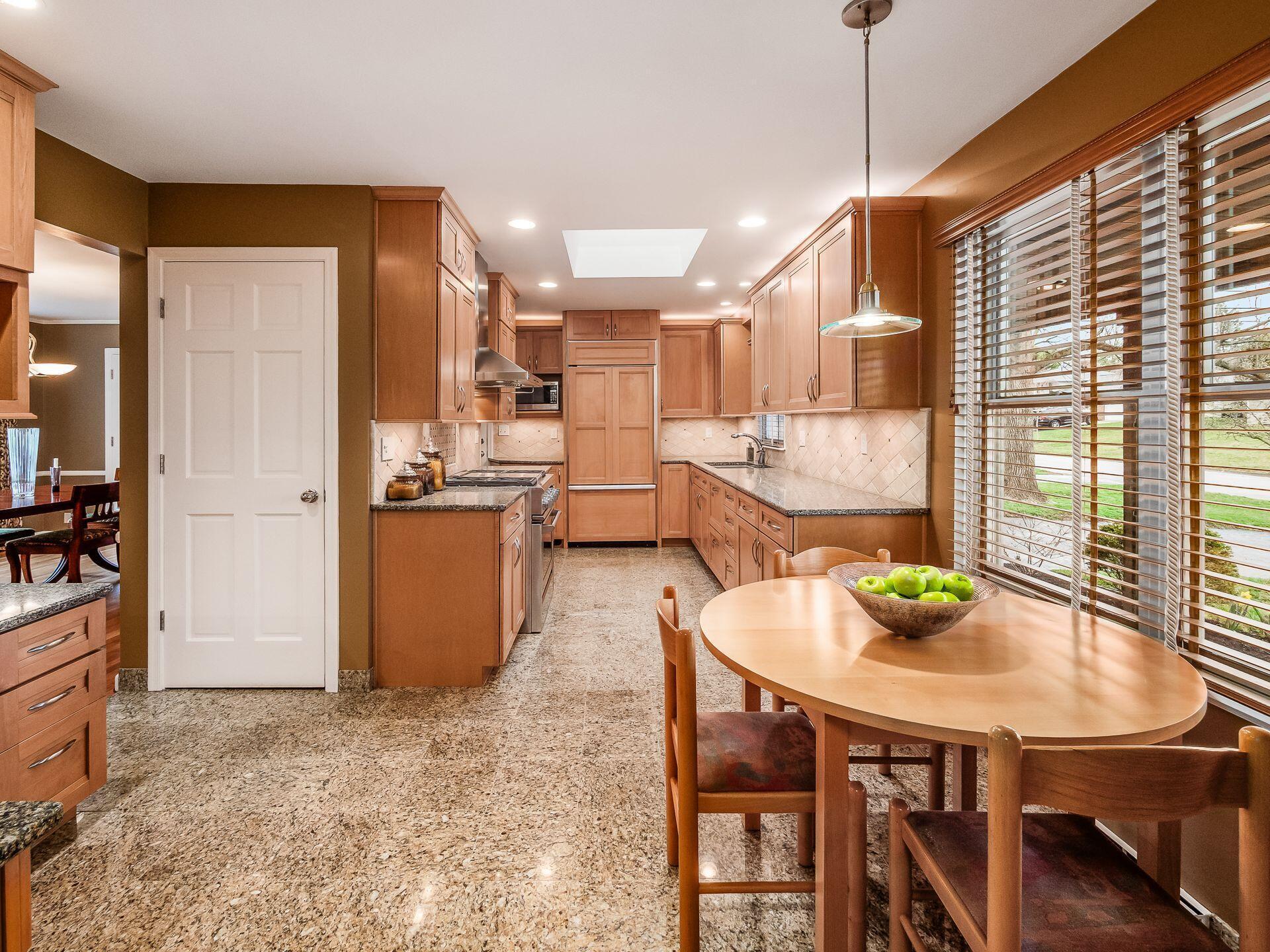 2080 Chardon Road Columbus, OH 43220 - Photo 26 of 115 Kitchen