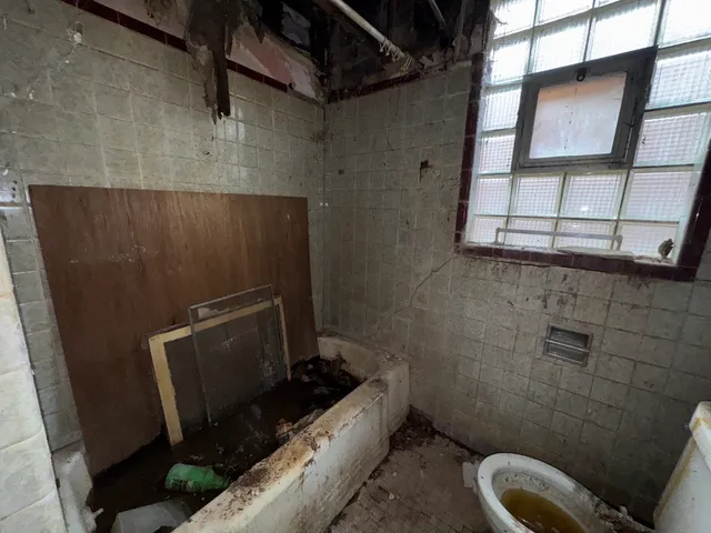 $135,000 | 8371 South Baltimore Avenue, Chicago, IL 60617