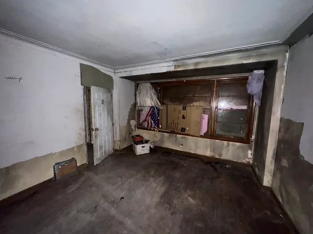 $135,000 | 8371 South Baltimore Avenue, Chicago, IL 60617