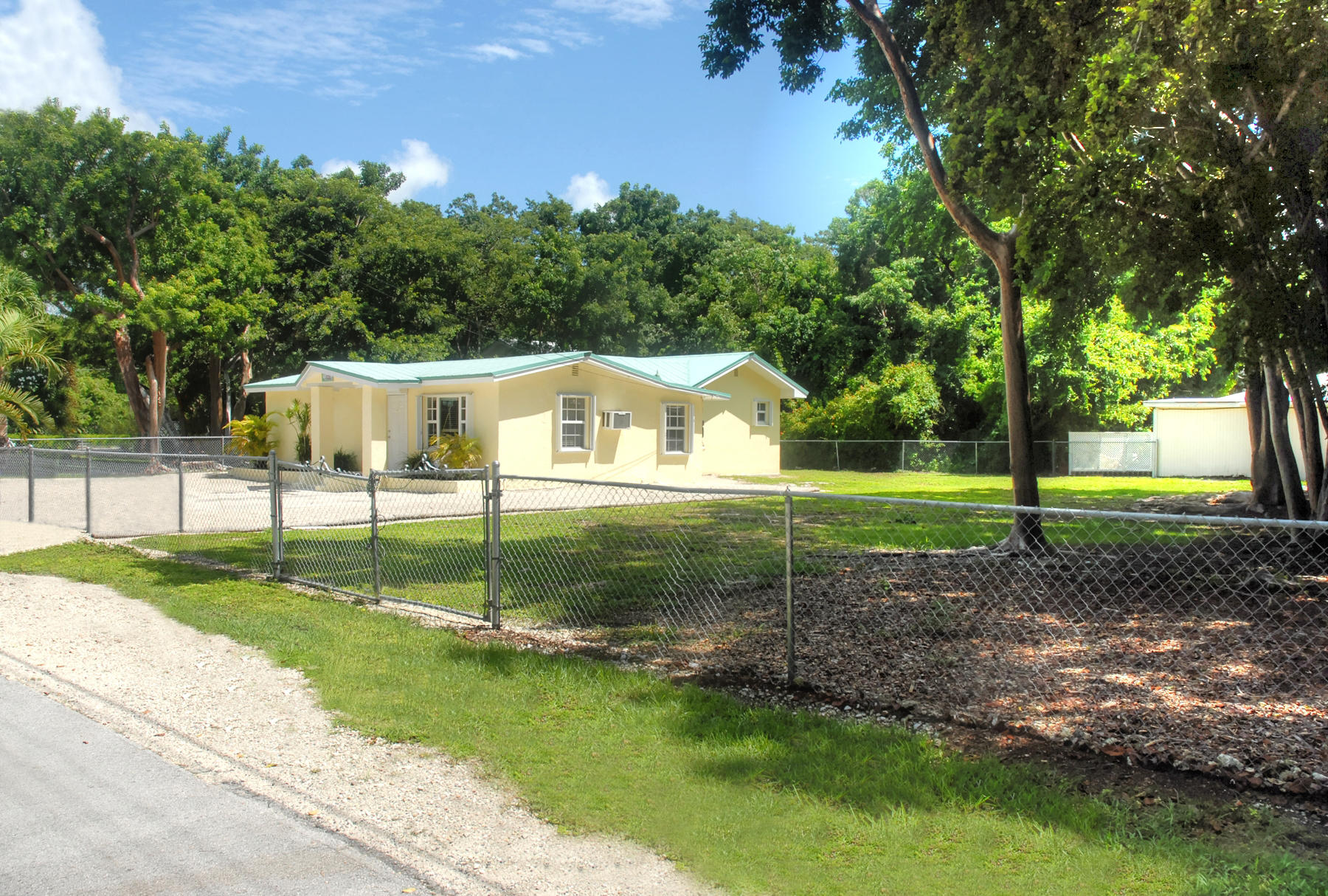 936 La Paloma Road Key Largo, FL 33037 - Photo 1 of 20 Home on Three Lots