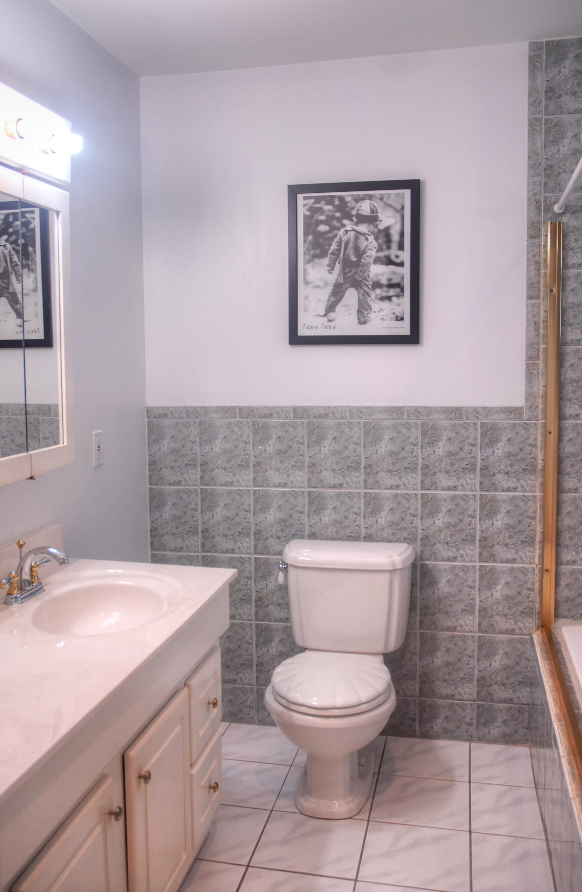 936 La Paloma Road Key Largo, FL 33037 - Photo 11 of 20 Bathroom 1