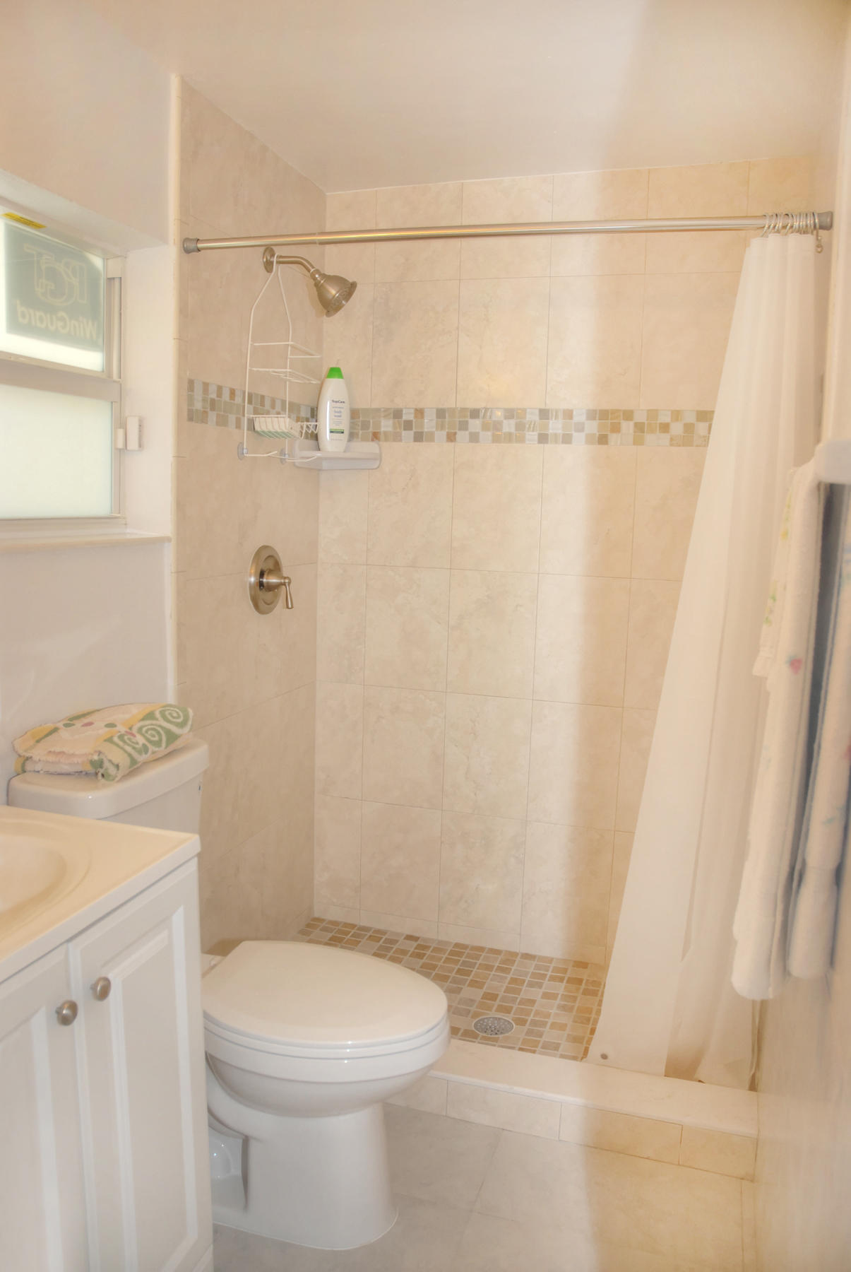 936 La Paloma Road Key Largo, FL 33037 - Photo 14 of 20 Bathroom 2