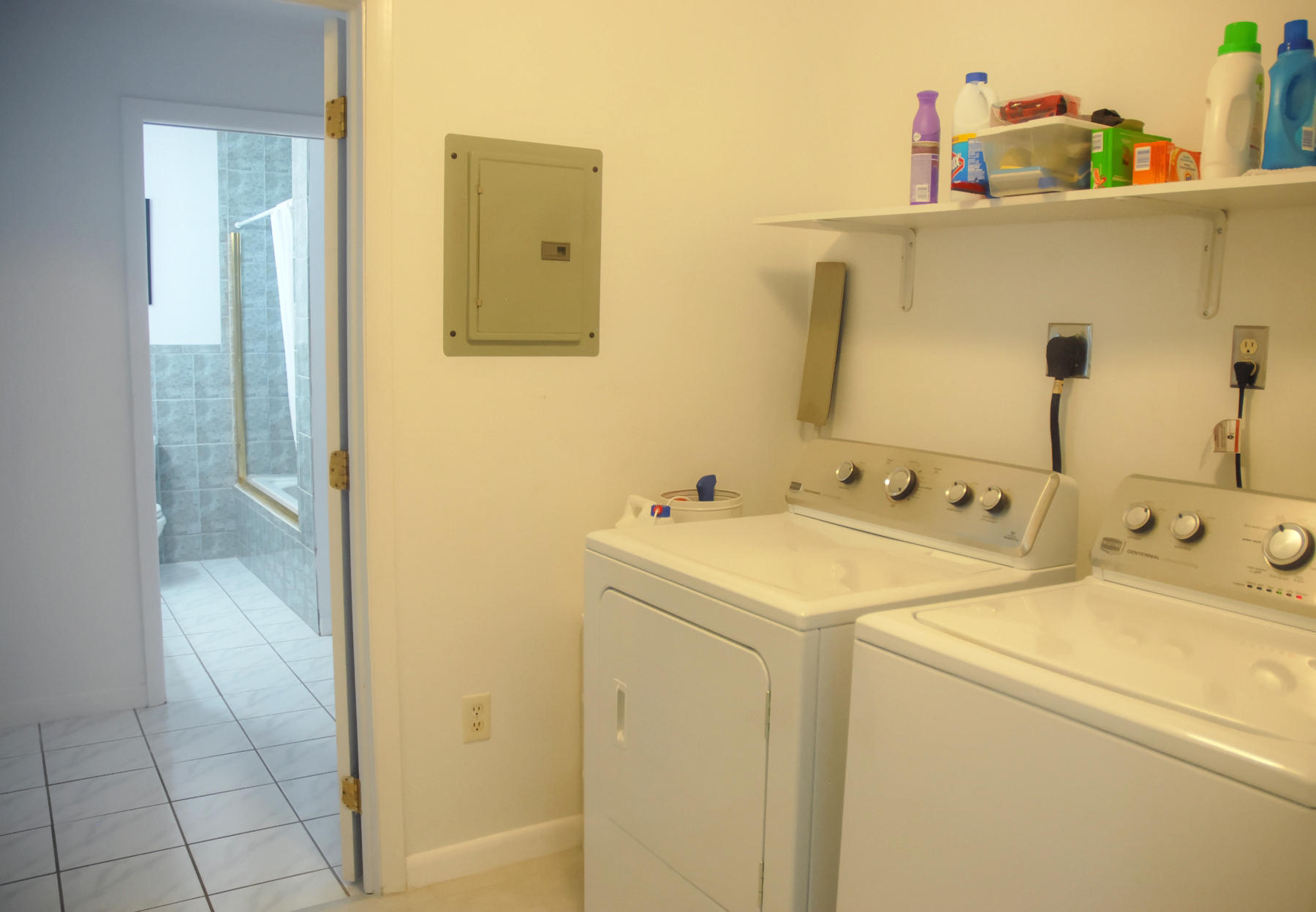 936 La Paloma Road Key Largo, FL 33037 - Photo 15 of 20 Laundry Room
