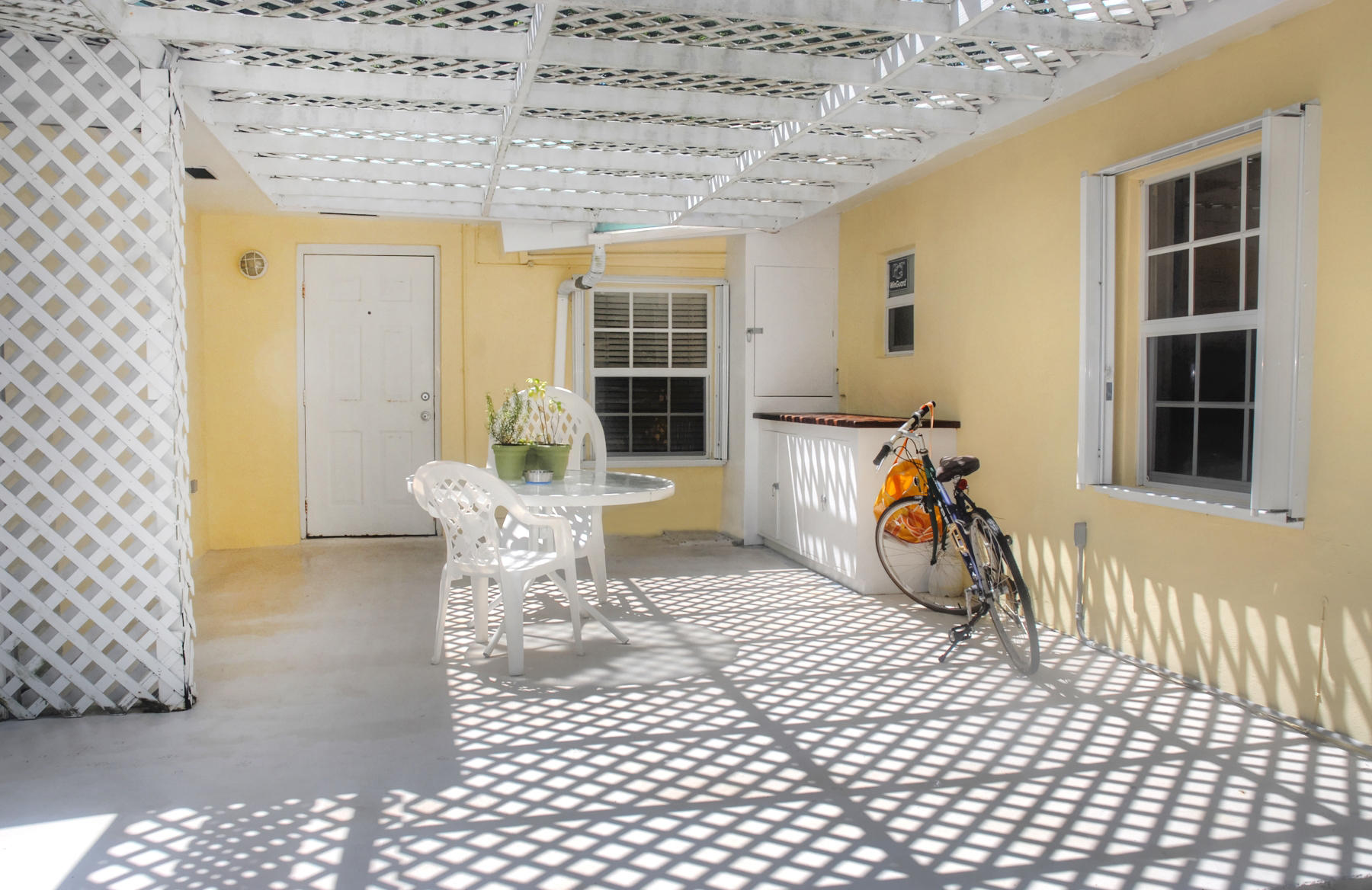 936 La Paloma Road Key Largo, FL 33037 - Photo 16 of 20 Patio