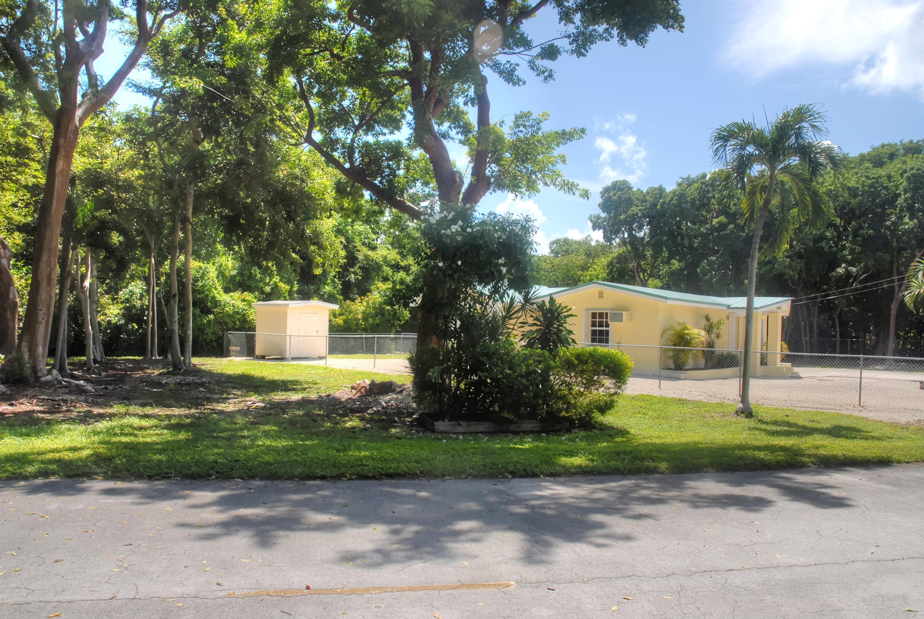 936 La Paloma Road Key Largo, FL 33037 - Photo 3 of 20 View from North Side