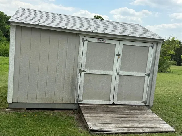 a view of outdoor space