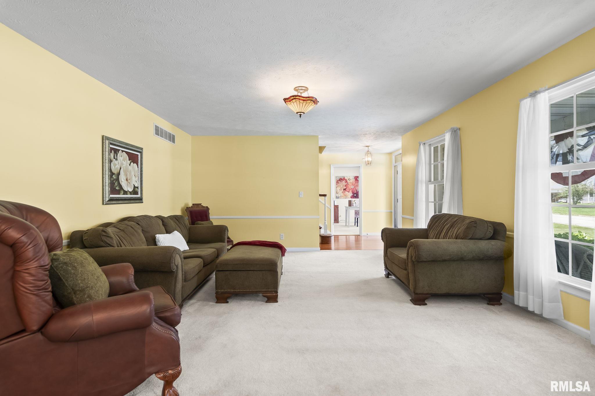 1860 MayField Road Chatham, IL 62629 - Photo 5 of 52 Gallery Image 5
