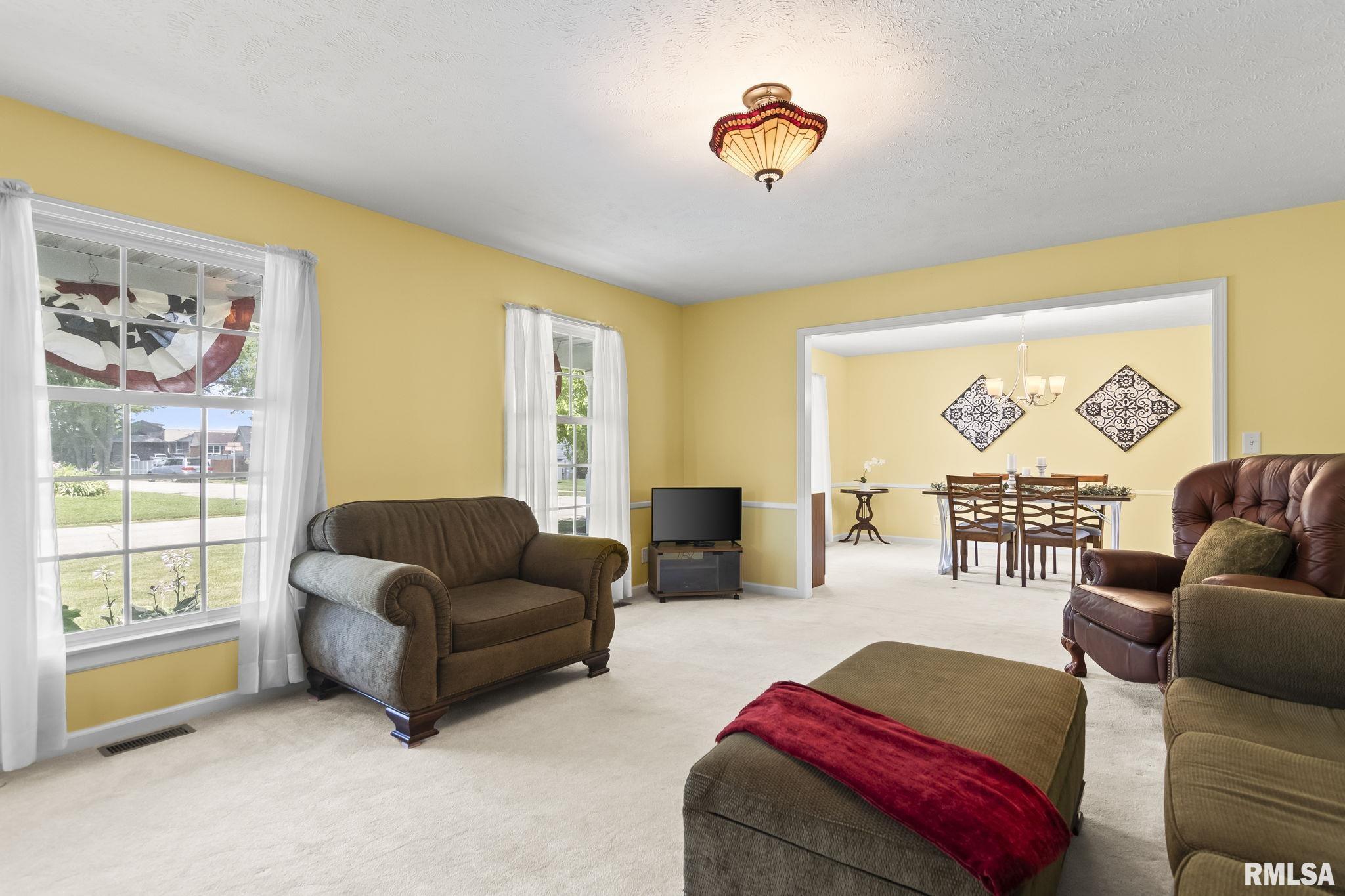 1860 MayField Road Chatham, IL 62629 - Photo 6 of 52 Gallery Image 6