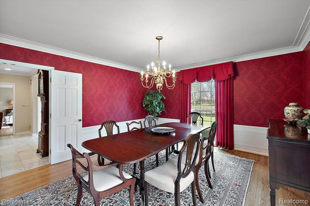 536 Middlesex Road Grosse Pointe Park, MI 48230 - Photo 9 of 47