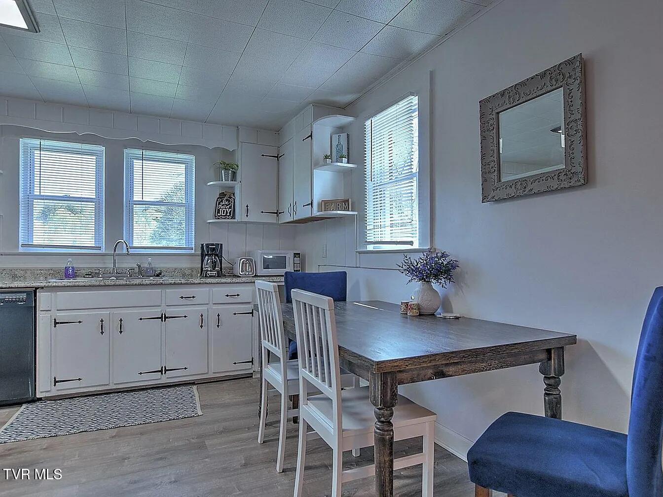 1601 Cherokee Road Johnson City, TN 37604 - Photo 4 of 16 photo 3