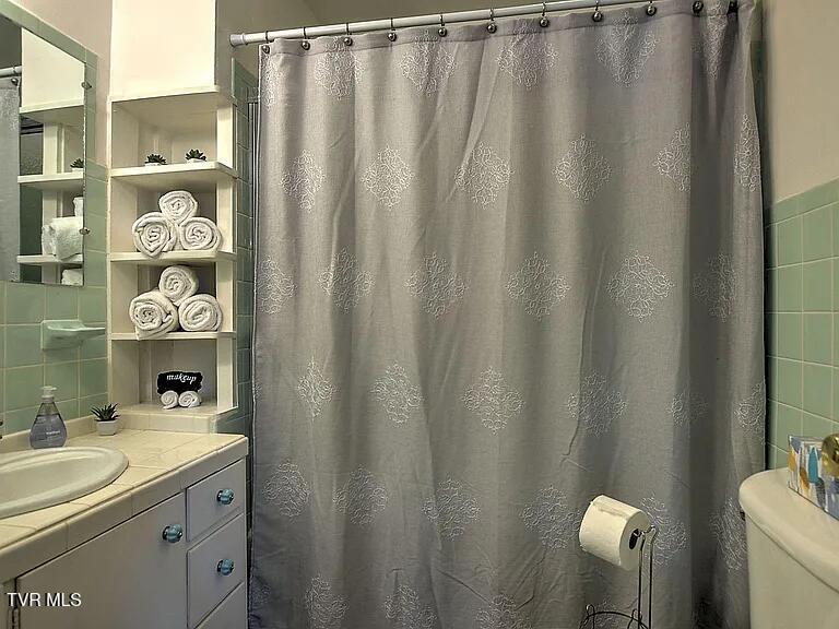 1601 Cherokee Road Johnson City, TN 37604 - Photo 5 of 16 4