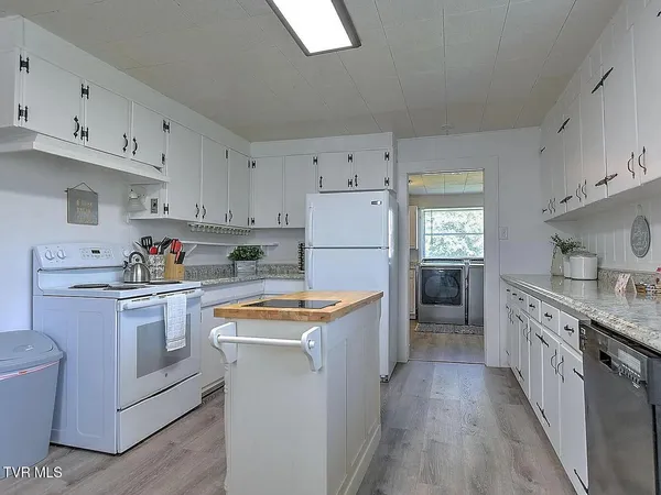 $1,600 | 1601 Cherokee Road, Johnson City, TN 37604