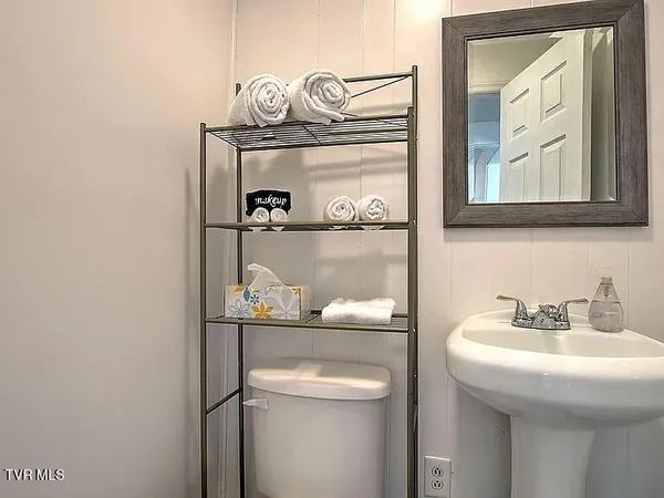 $1,600 | 1601 Cherokee Road, Johnson City, TN 37604