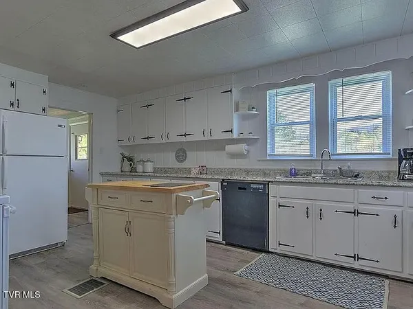 $1,600 | 1601 Cherokee Road, Johnson City, TN 37604