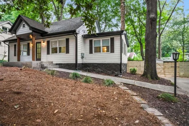 $3,750 | 2735 Defoors Ferry Road Northwest, Atlanta, GA 30318