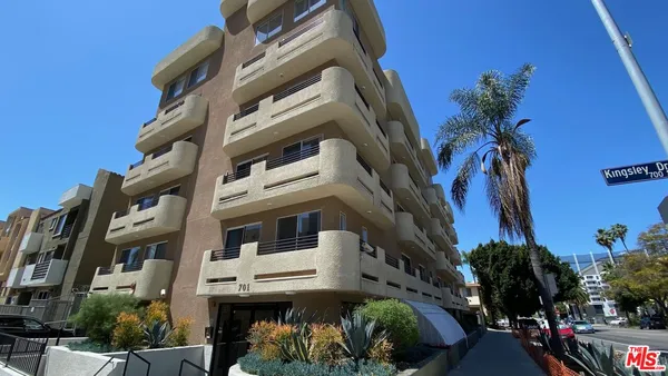$1,800 | 701 South Kingsley Drive, Unit 203, Los Angeles, CA 90005