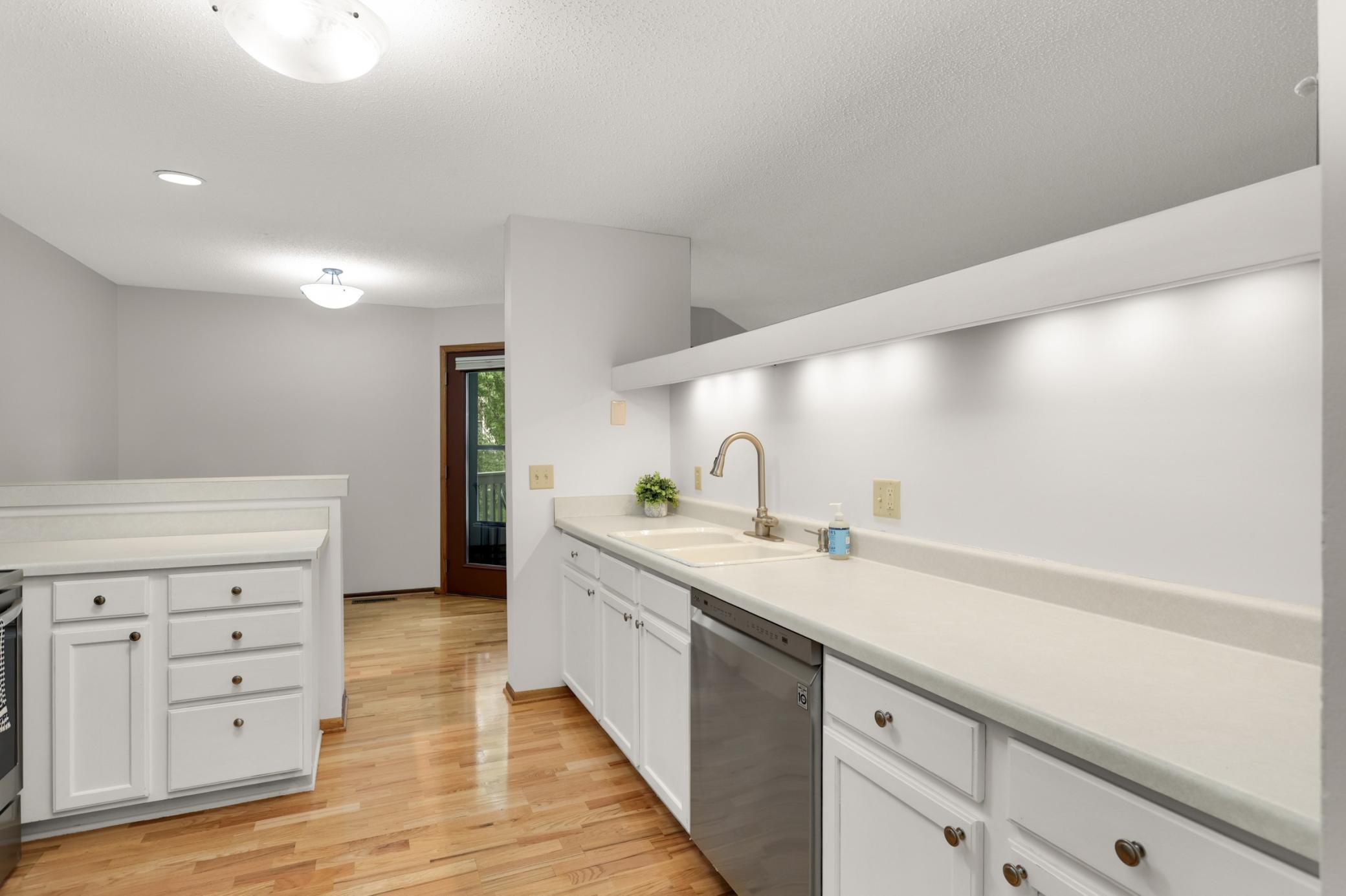 1359 Spencer Road West, Unit 1359 St. Paul, MN 55108 - Photo 11 of 38