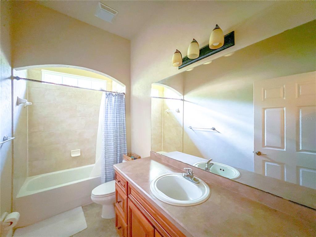 9048 Southwest 76th Avenue Gainesville, FL 32608 - Photo 9 of 17