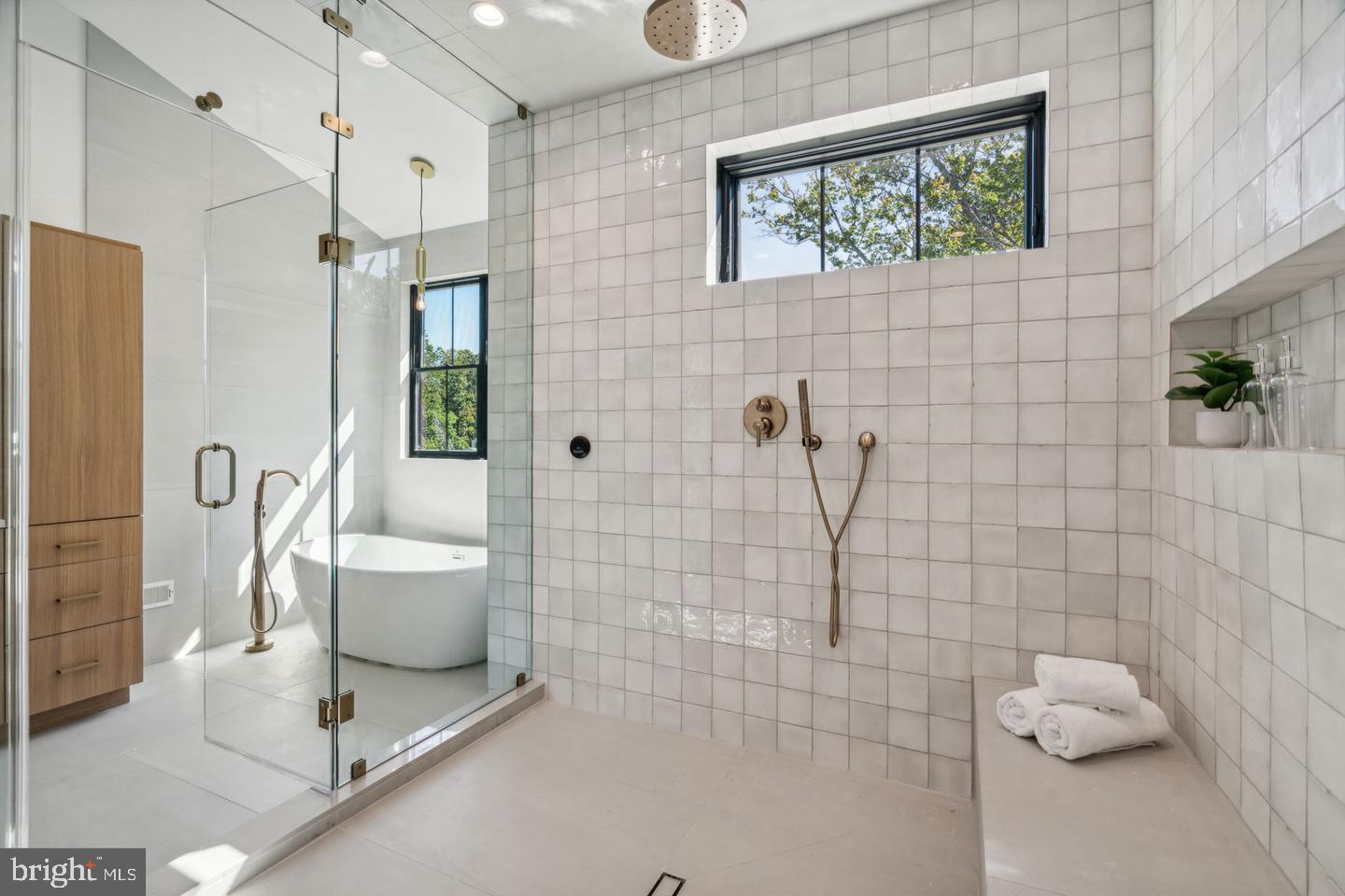 918 Ethan Allen Road Berwyn, PA 19312 - Photo 59 of 77 a bathroom with a shower