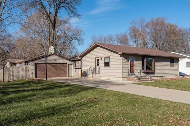 $319,000 | 1444 Howard Street, St. Peter, MN 56082