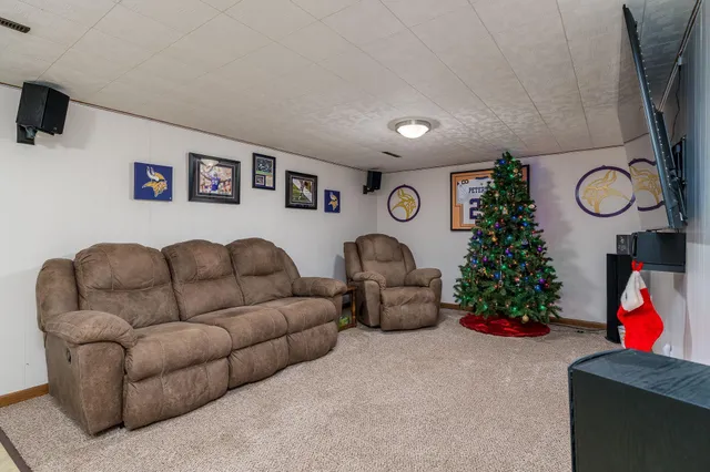 $319,000 | 1444 Howard Street, St. Peter, MN 56082