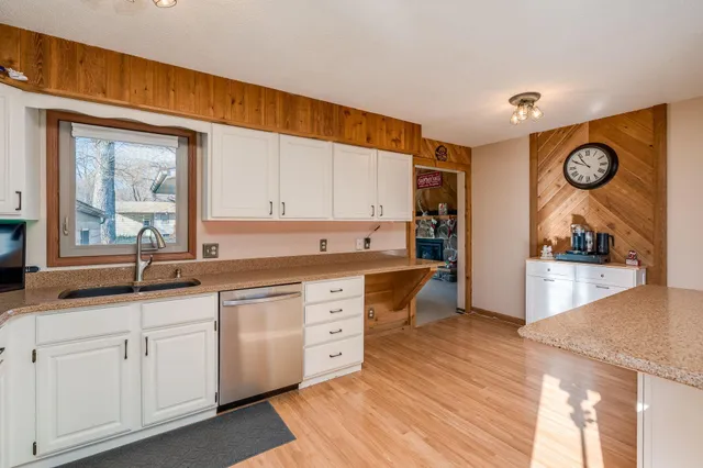 $319,000 | 1444 Howard Street, St. Peter, MN 56082