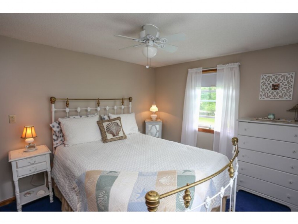 561 4th Range Road Pembroke, NH 03275 - Photo 11 of 17