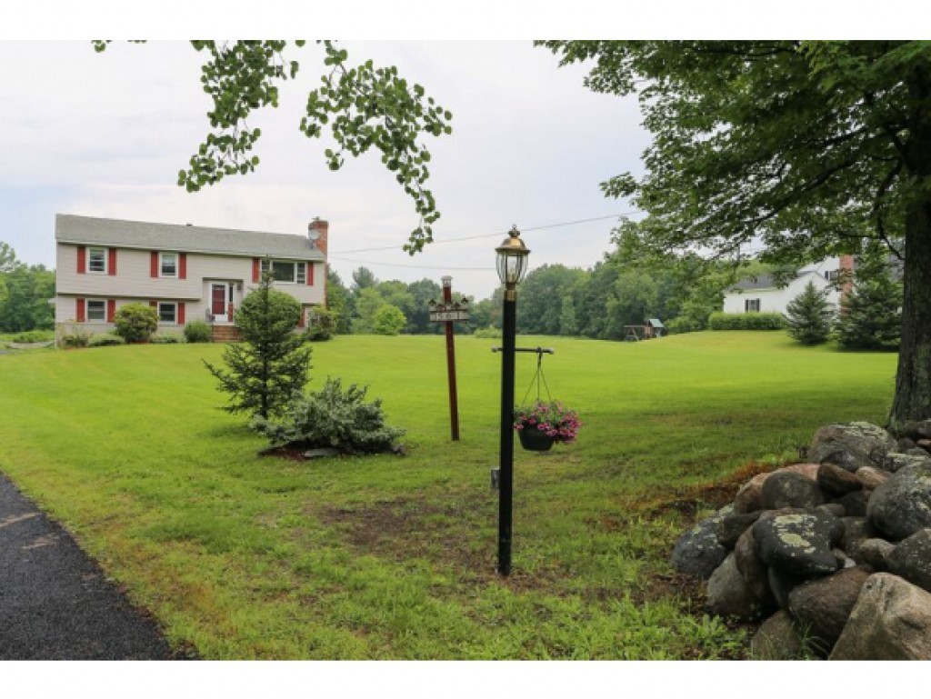 561 4th Range Road Pembroke, NH 03275 - Photo 17 of 17