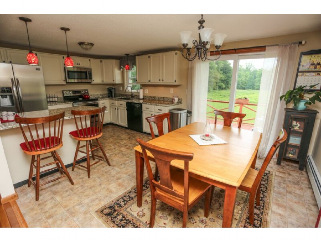 561 4th Range Road Pembroke, NH 03275 - Photo 4 of 17