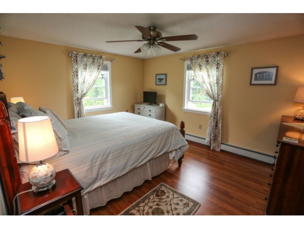 561 4th Range Road Pembroke, NH 03275 - Photo 10 of 17