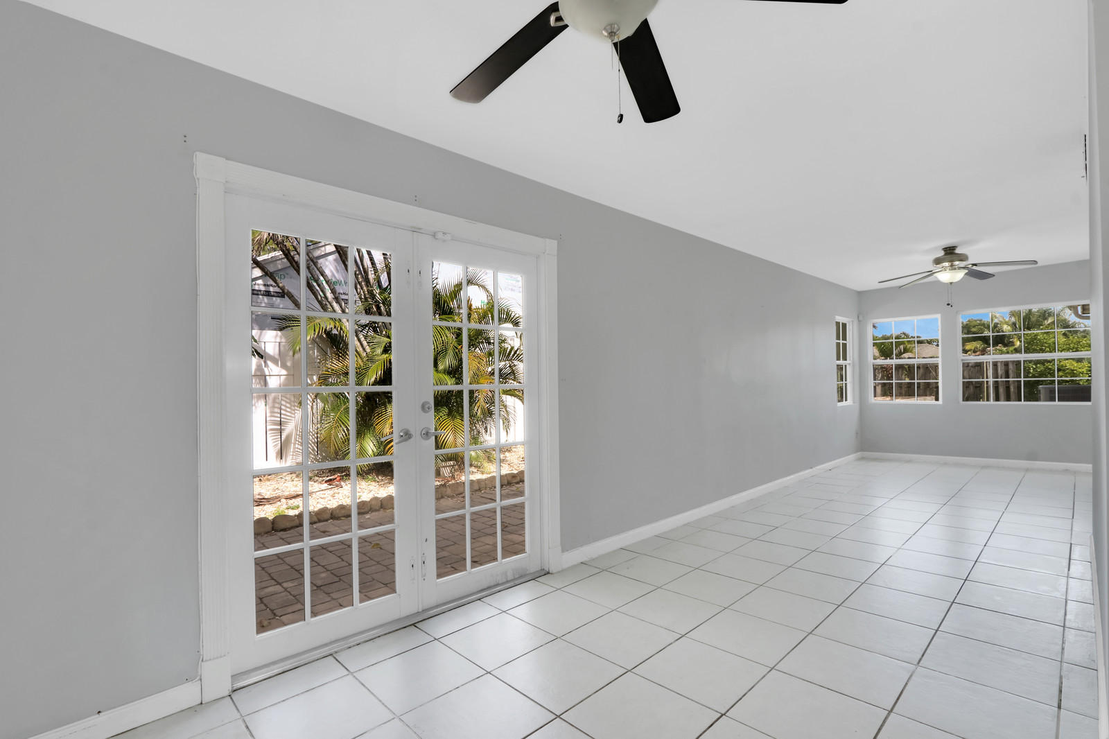 19752 North Riverside Drive Jupiter, FL 33469 - Photo 17 of 33 17_Image_17_of_32_mls