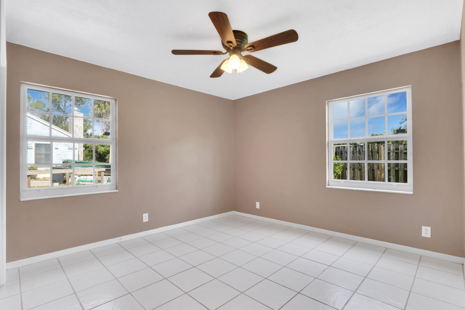 19752 North Riverside Drive Jupiter, FL 33469 - Photo 18 of 33 18_Image_18_of_32_mls