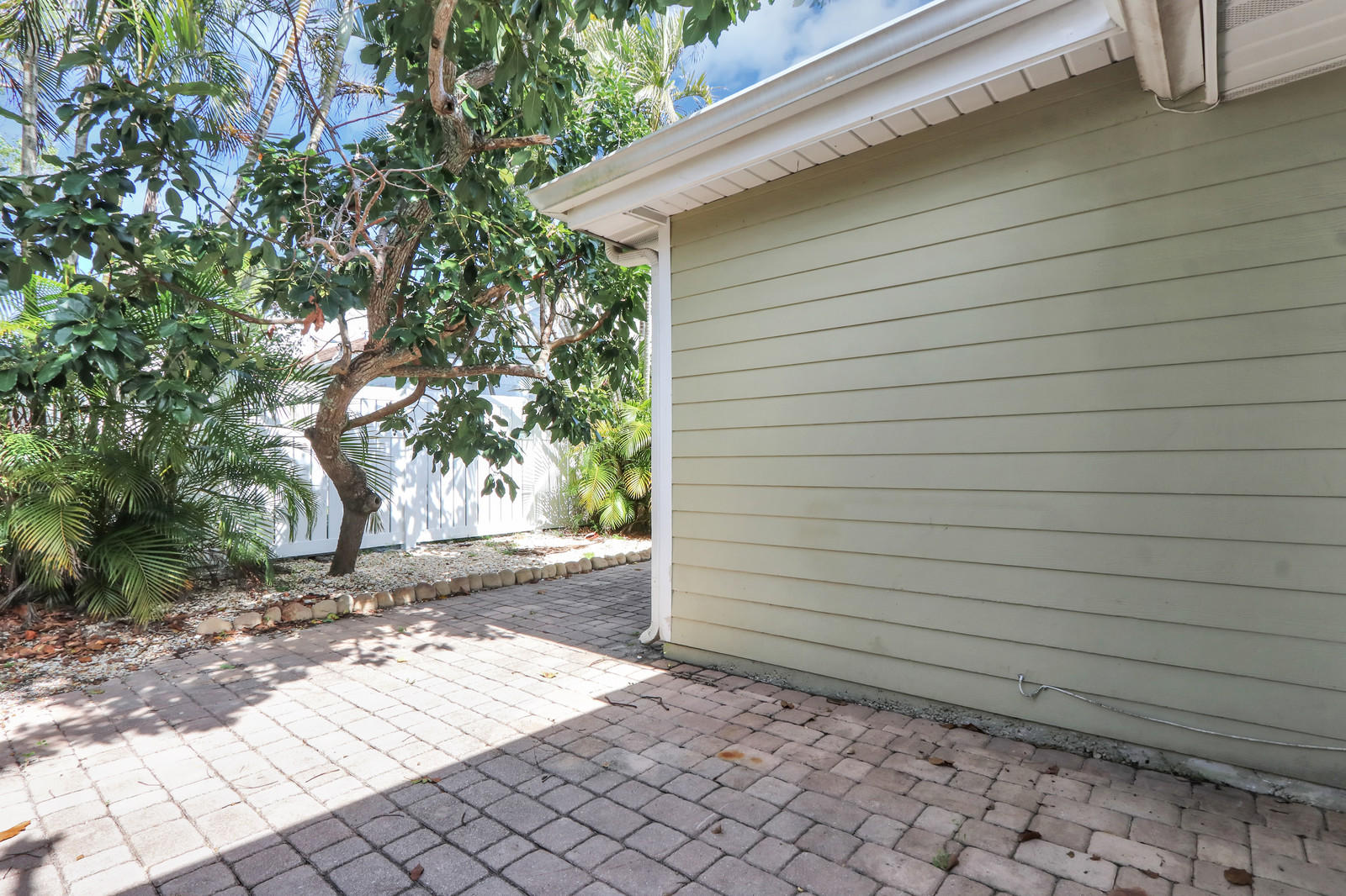 19752 North Riverside Drive Jupiter, FL 33469 - Photo 27 of 33 27_Image_27_of_32_mls