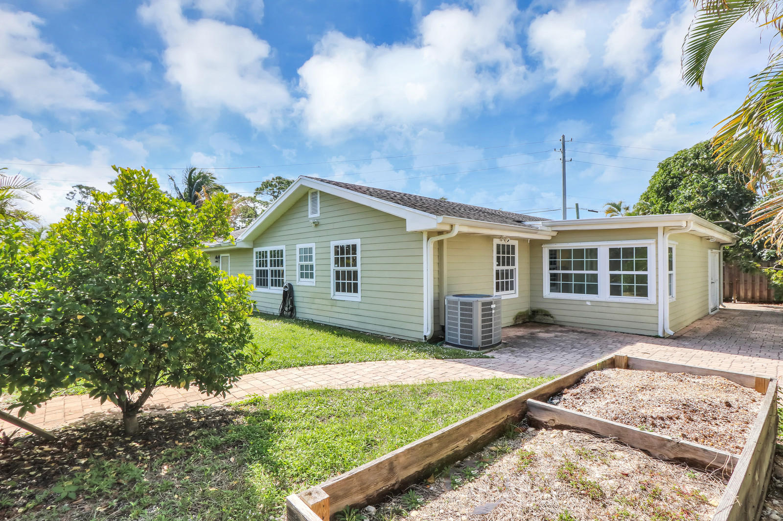 19752 North Riverside Drive Jupiter, FL 33469 - Photo 31 of 33 31_Image_31_of_32_mls