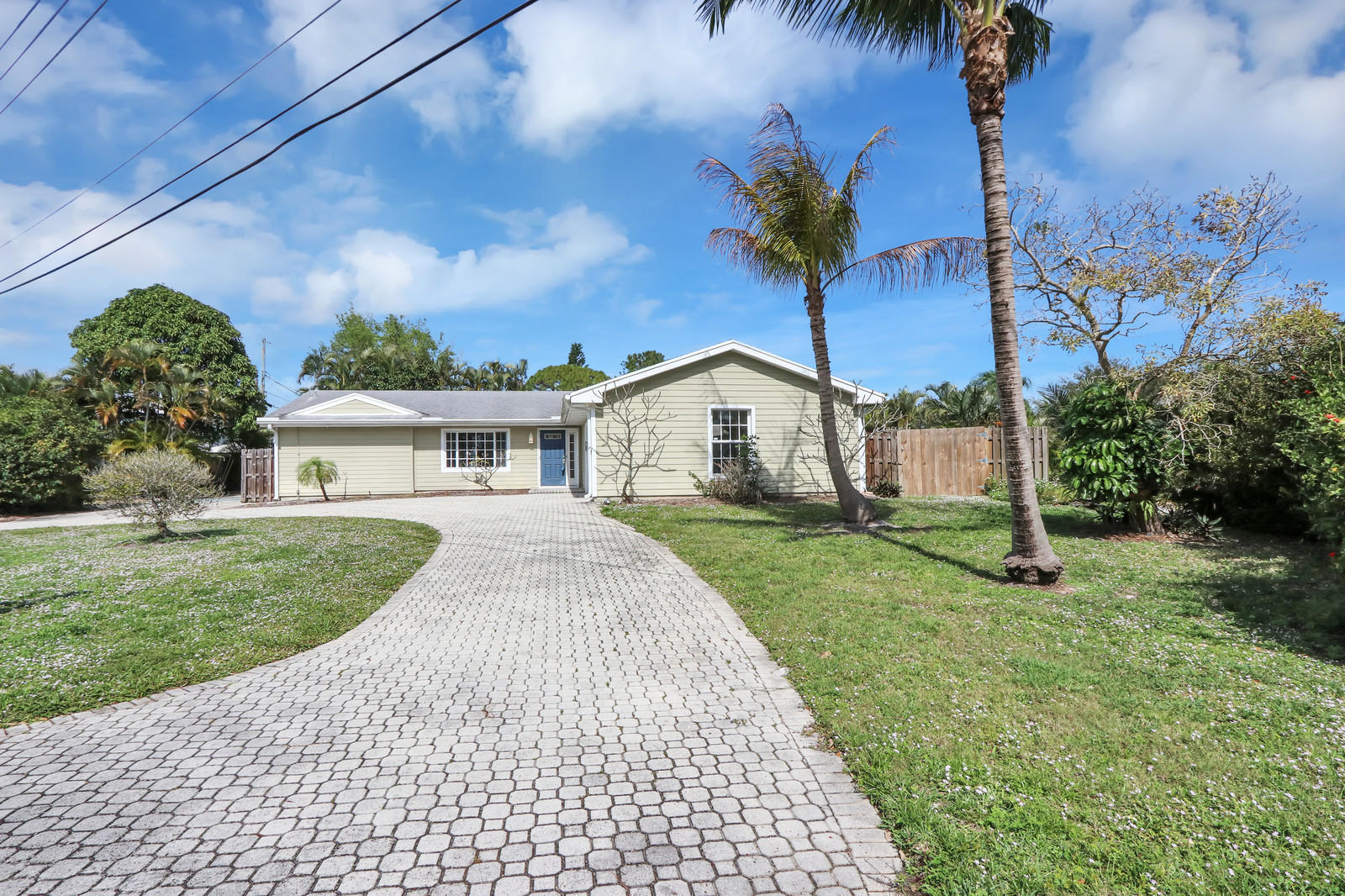 19752 North Riverside Drive Jupiter, FL 33469 - Photo 7 of 33 01_Image_1_of_32_mls