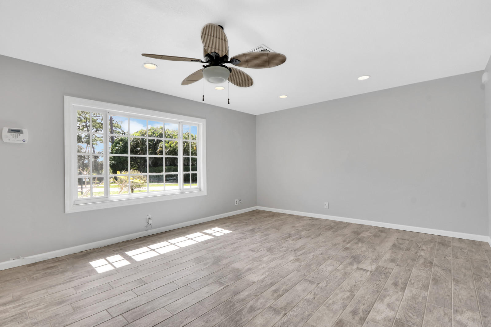 19752 North Riverside Drive Jupiter, FL 33469 - Photo 10 of 33 06_Image_6_of_32_mls