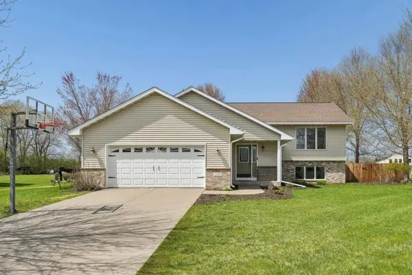$425,000 | 1315 Mallard Lane, New Richmond, WI 54017