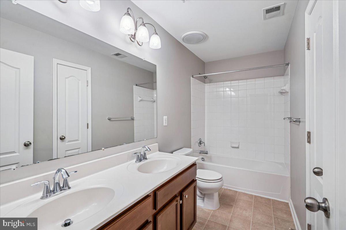 8587 Crooked Tree Lane Laurel, MD 20724 - Photo 19 of 35 Hall bathroom