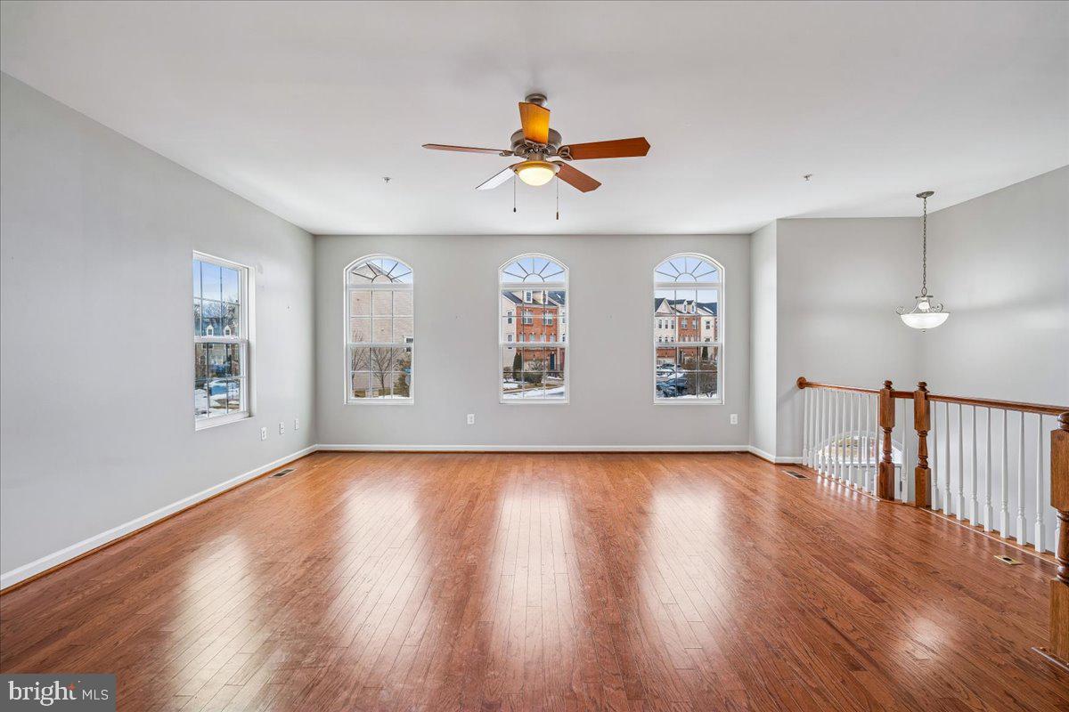 8587 Crooked Tree Lane Laurel, MD 20724 - Photo 5 of 35 Living Room