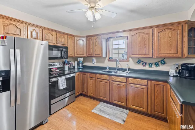 $215,000 | 7302 Hoffman Road, Centralia, IL 62801