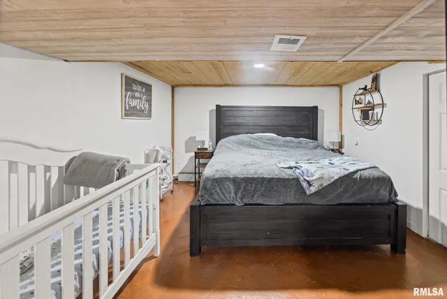 $215,000 | 7302 Hoffman Road, Centralia, IL 62801